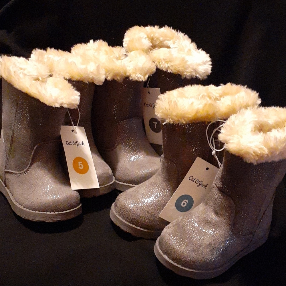 Cat & Jack Gray Boots Girls Size  5-6-7 Toddler - Picture 2 of 2